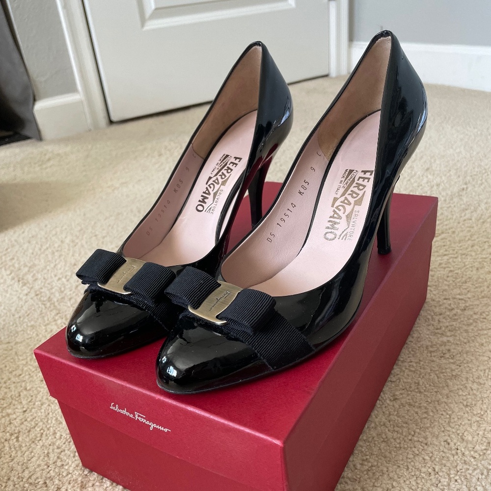 Ferragamo black heels Carla